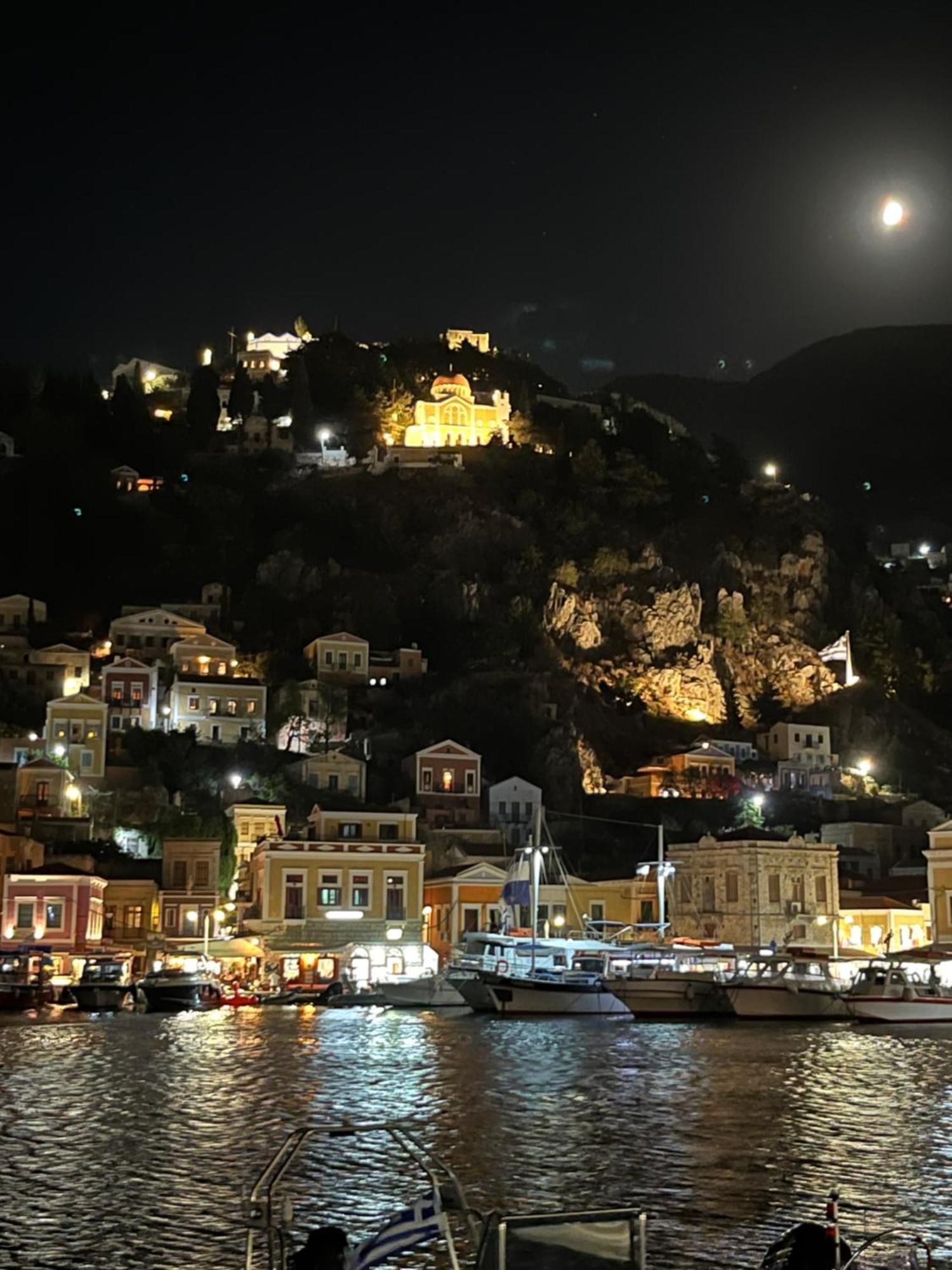Aleminas Rooms Symi Exterior photo